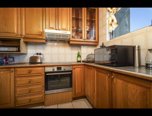2 BEDROOM FLAT FOR SALE IN WESTRIDGE